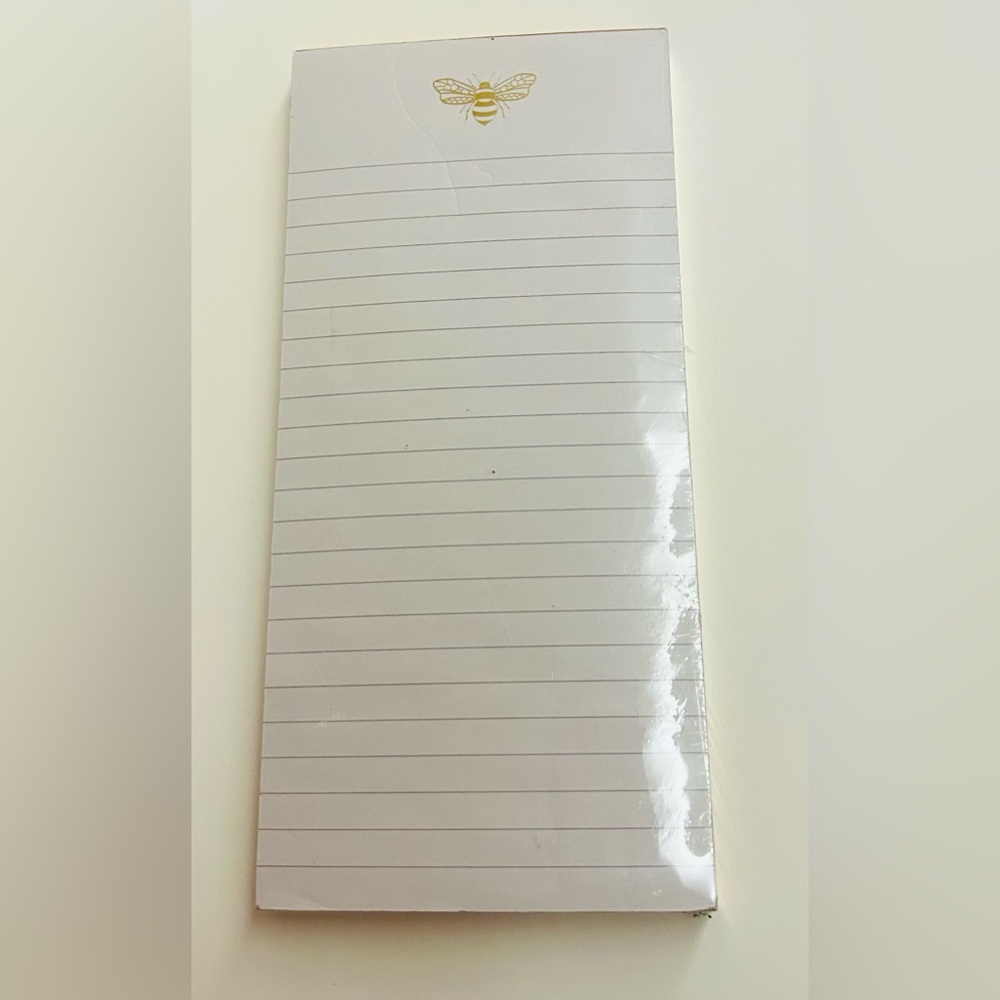 New Punch Studio Bee Pad 100 Lined Sheets Bee is Gold 8 1/2" x 4"